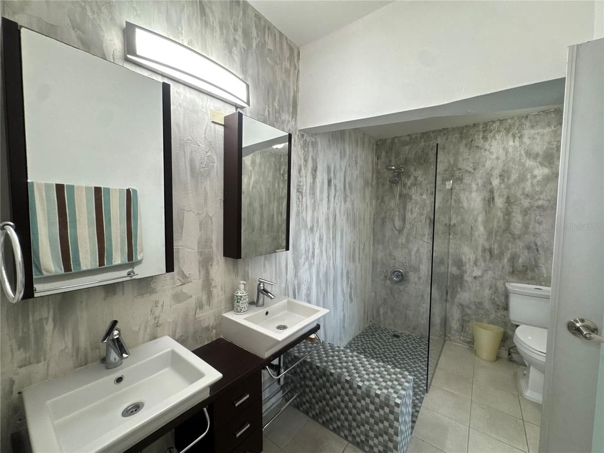 5757 AVE ISLA VERDE — photo 12 of 28