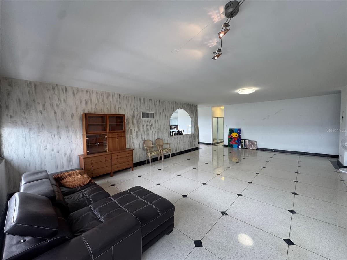 5757 AVE ISLA VERDE — photo 3 of 28