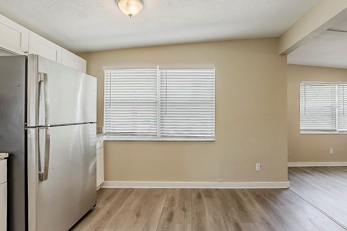 4010 EMERSON AVENUE — photo 3 of 23