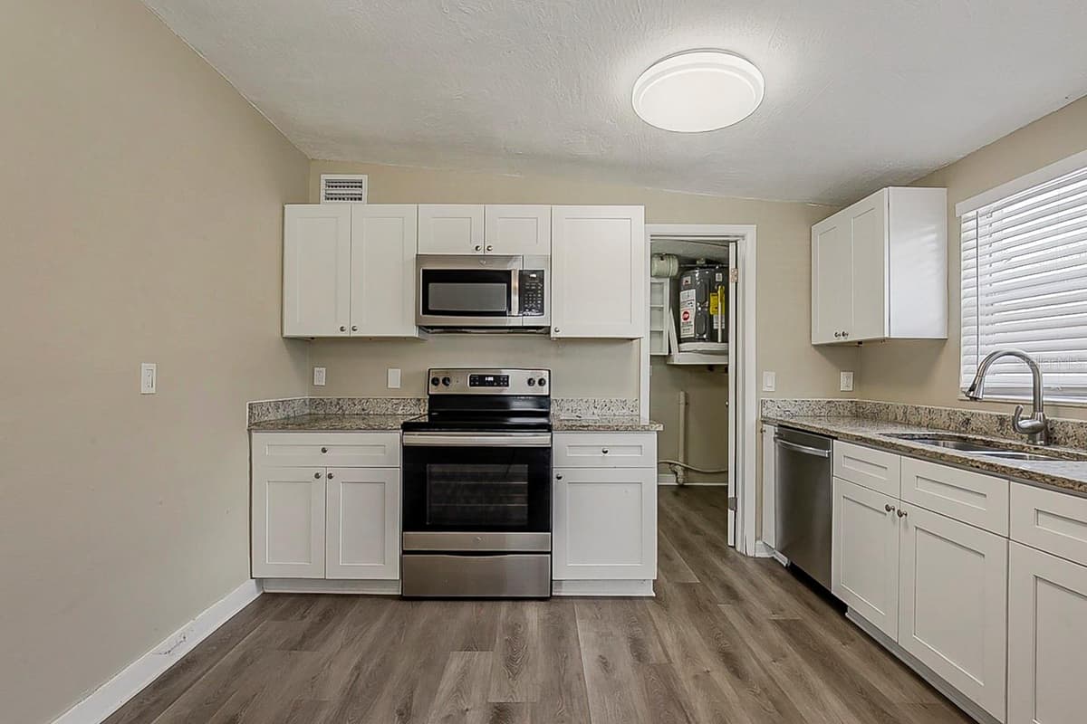 4010 EMERSON AVENUE — photo 4 of 23