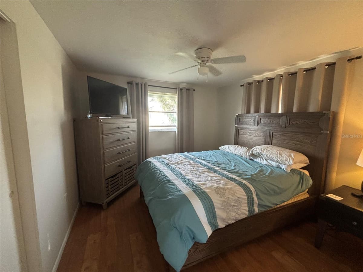 4411 DOLPHIN LANE — photo 11 of 21