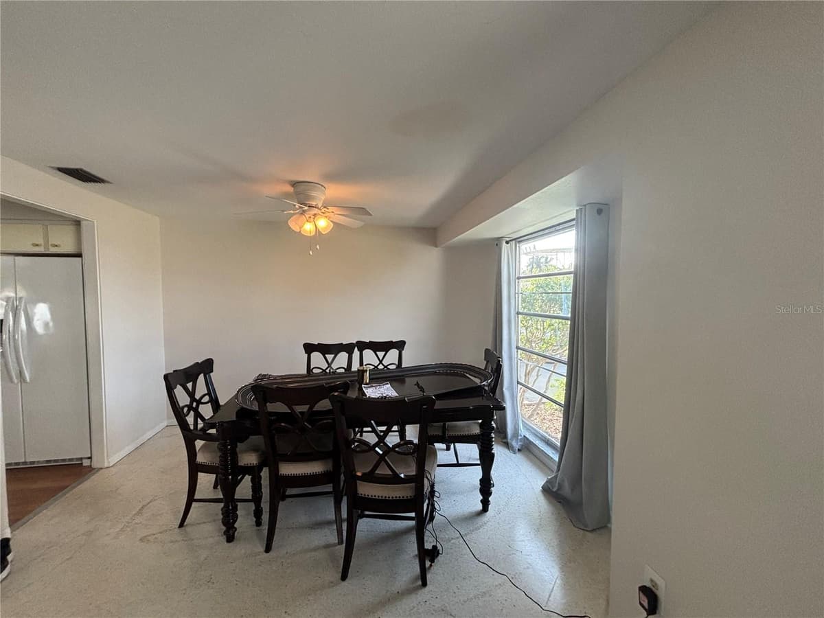 4411 DOLPHIN LANE — photo 8 of 21