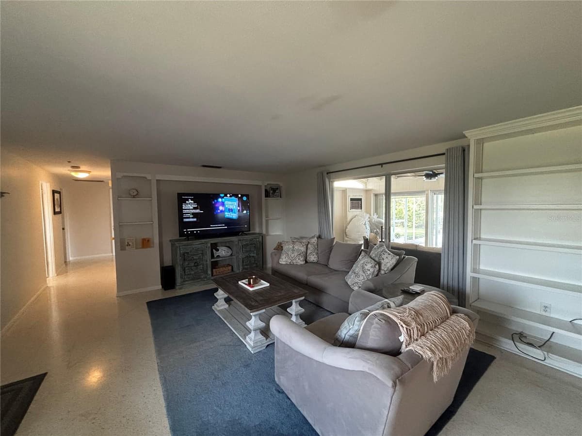 4411 DOLPHIN LANE — photo 4 of 21