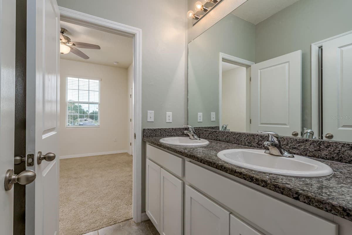 13637 BLYTHEWOOD DRIVE — photo 22 of 44