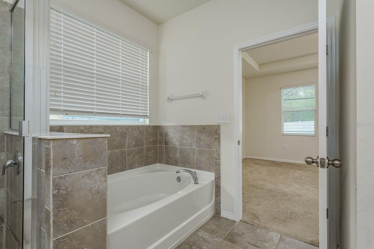 13637 BLYTHEWOOD DRIVE — photo 17 of 44