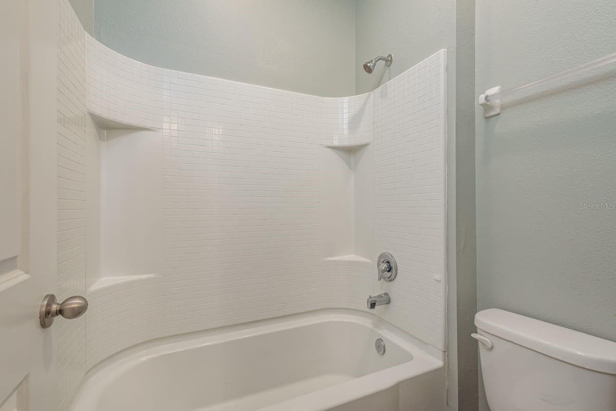 13637 BLYTHEWOOD DRIVE — photo 23 of 44