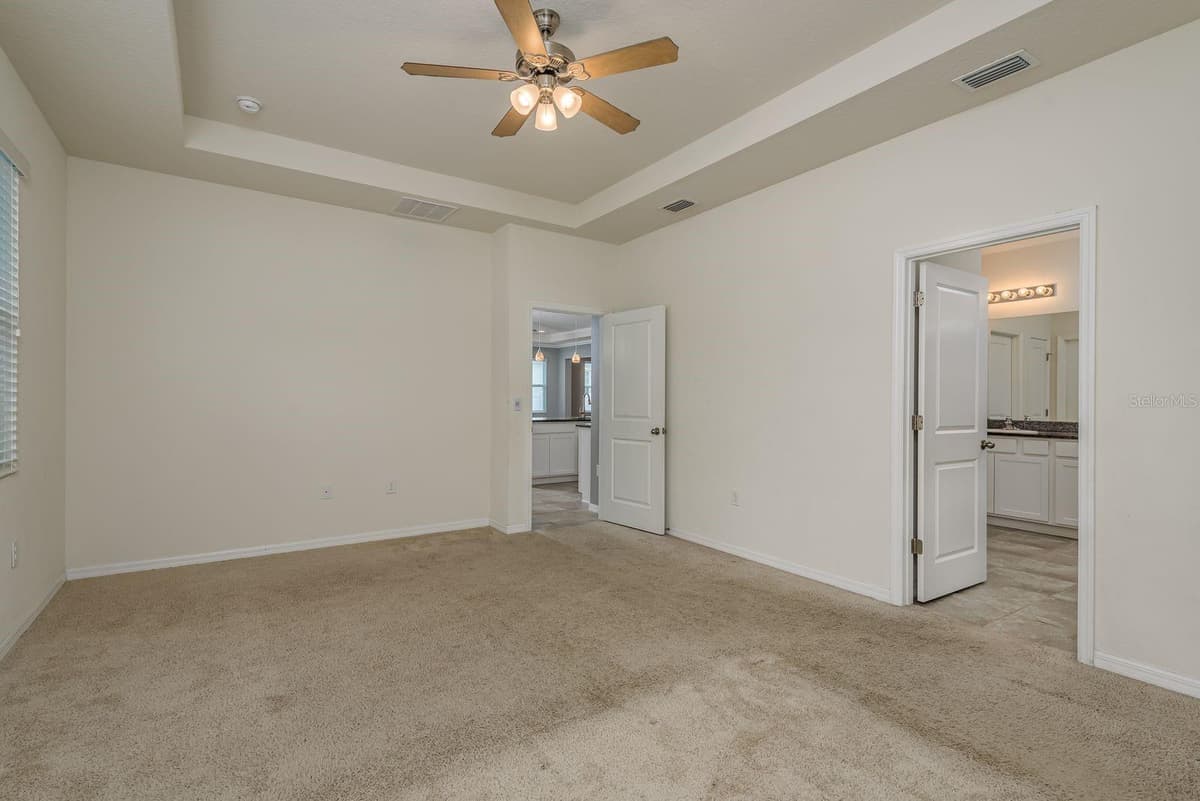 13637 BLYTHEWOOD DRIVE — photo 15 of 44