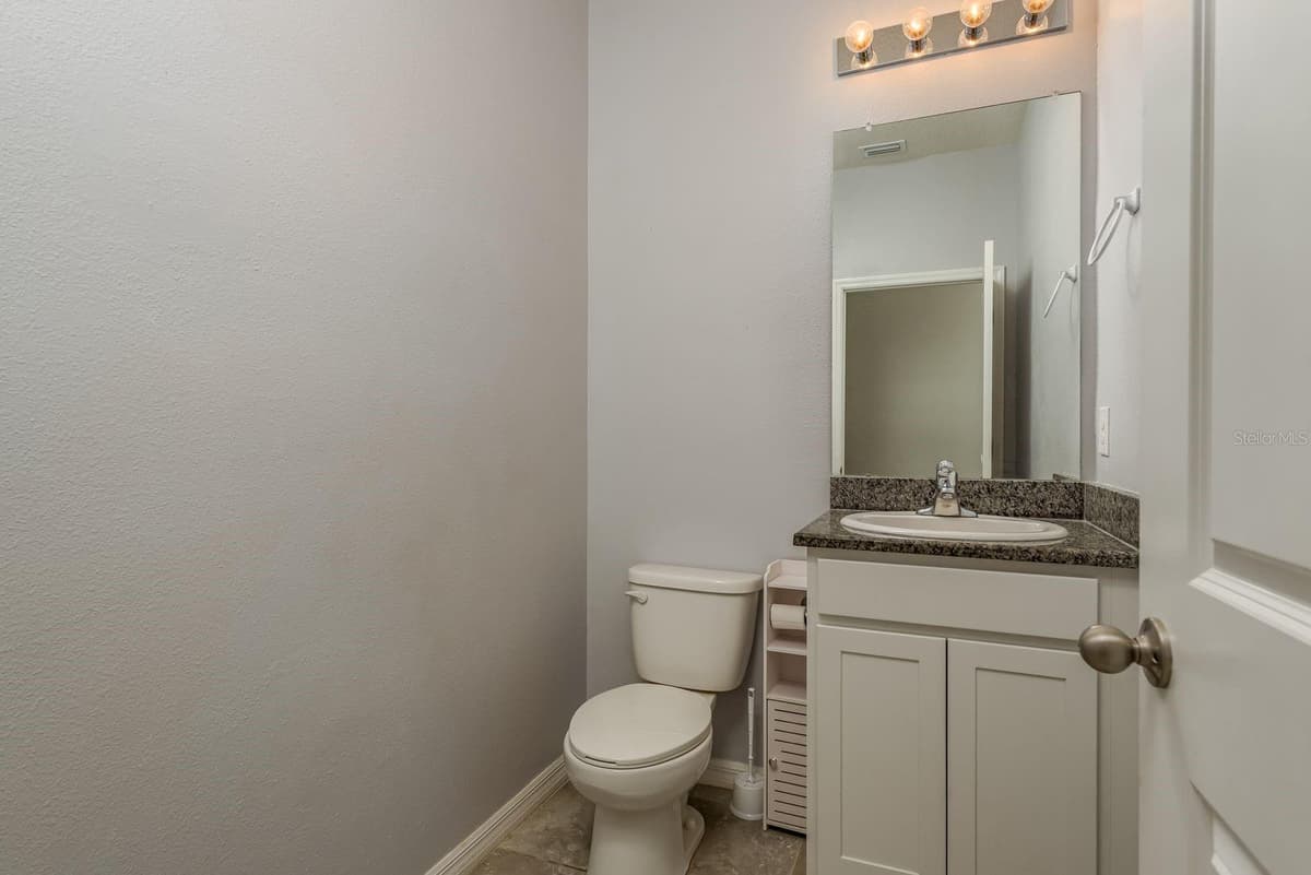 13637 BLYTHEWOOD DRIVE — photo 24 of 44