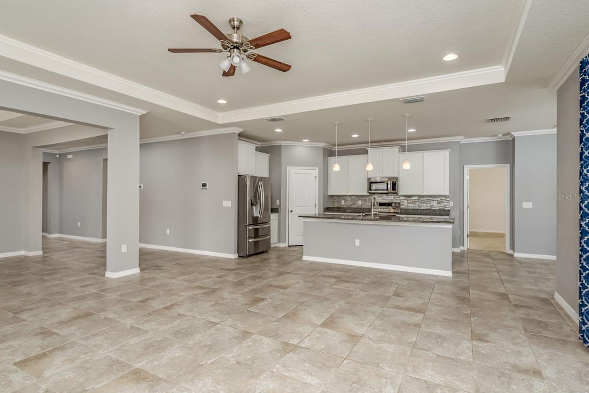13637 BLYTHEWOOD DRIVE — photo 8 of 44