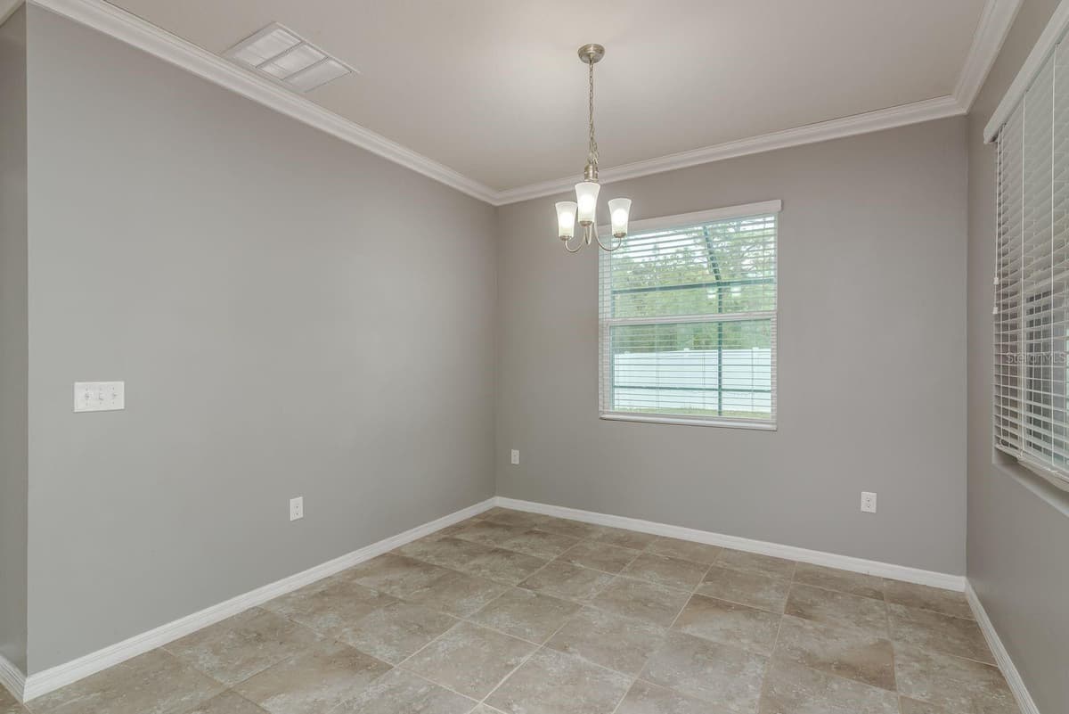 13637 BLYTHEWOOD DRIVE — photo 13 of 44