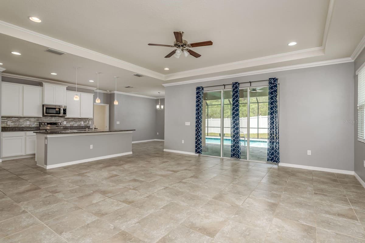 13637 BLYTHEWOOD DRIVE — photo 7 of 44