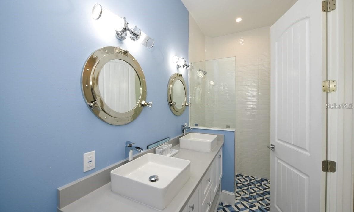 212 SPRING AVENUE — photo 13 of 32