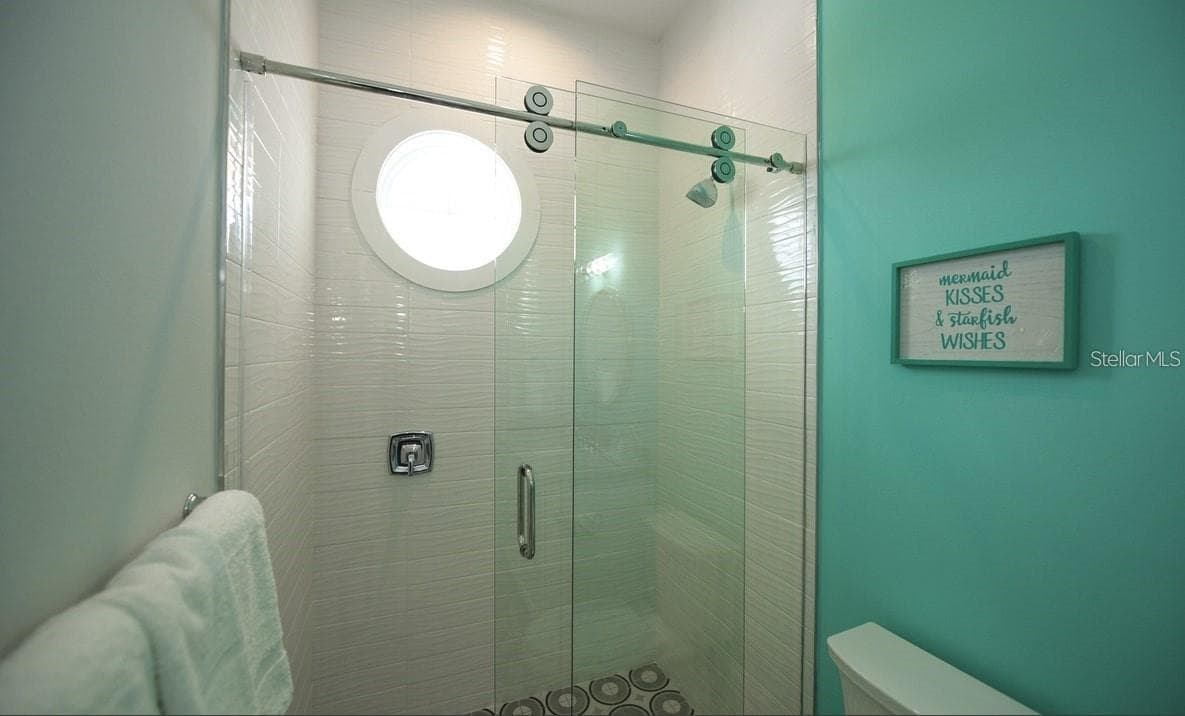 212 SPRING AVENUE — photo 16 of 32