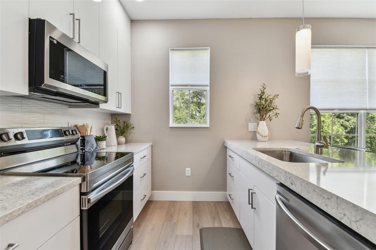 2547 LEXINGTON OAK DRIVE — photo 10 of 34
