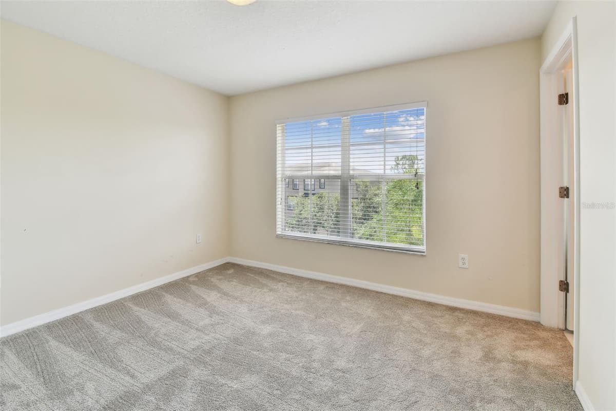 2547 LEXINGTON OAK DRIVE — photo 21 of 34