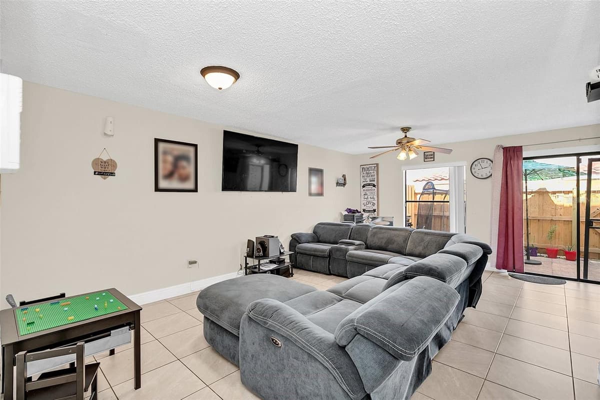 1612 SANDY POINT SQUARE — photo 10 of 26