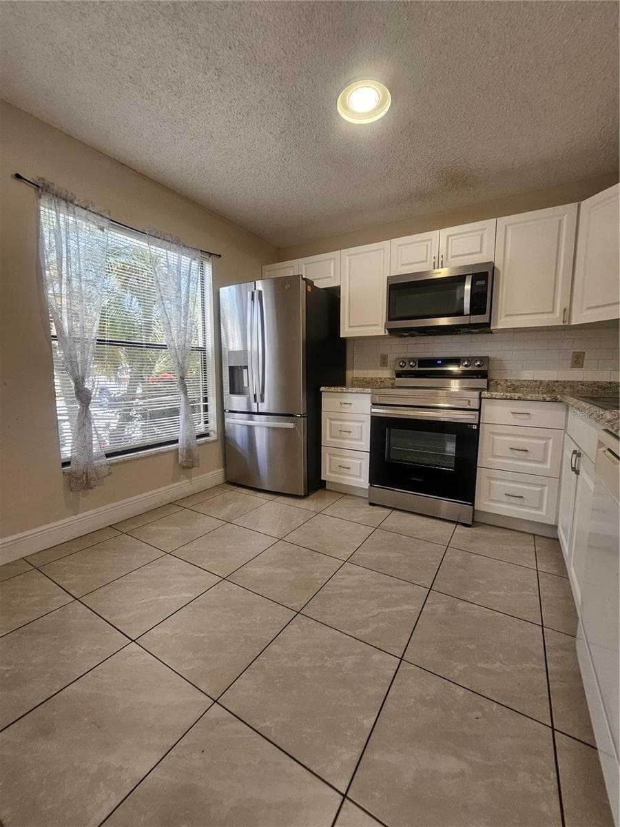 1612 SANDY POINT SQUARE — photo 8 of 26