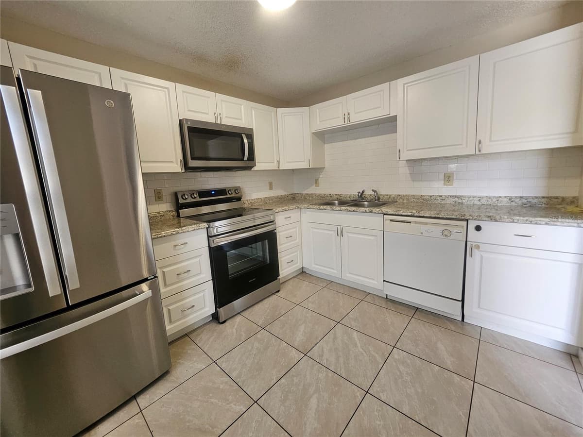 1612 SANDY POINT SQUARE — photo 7 of 26