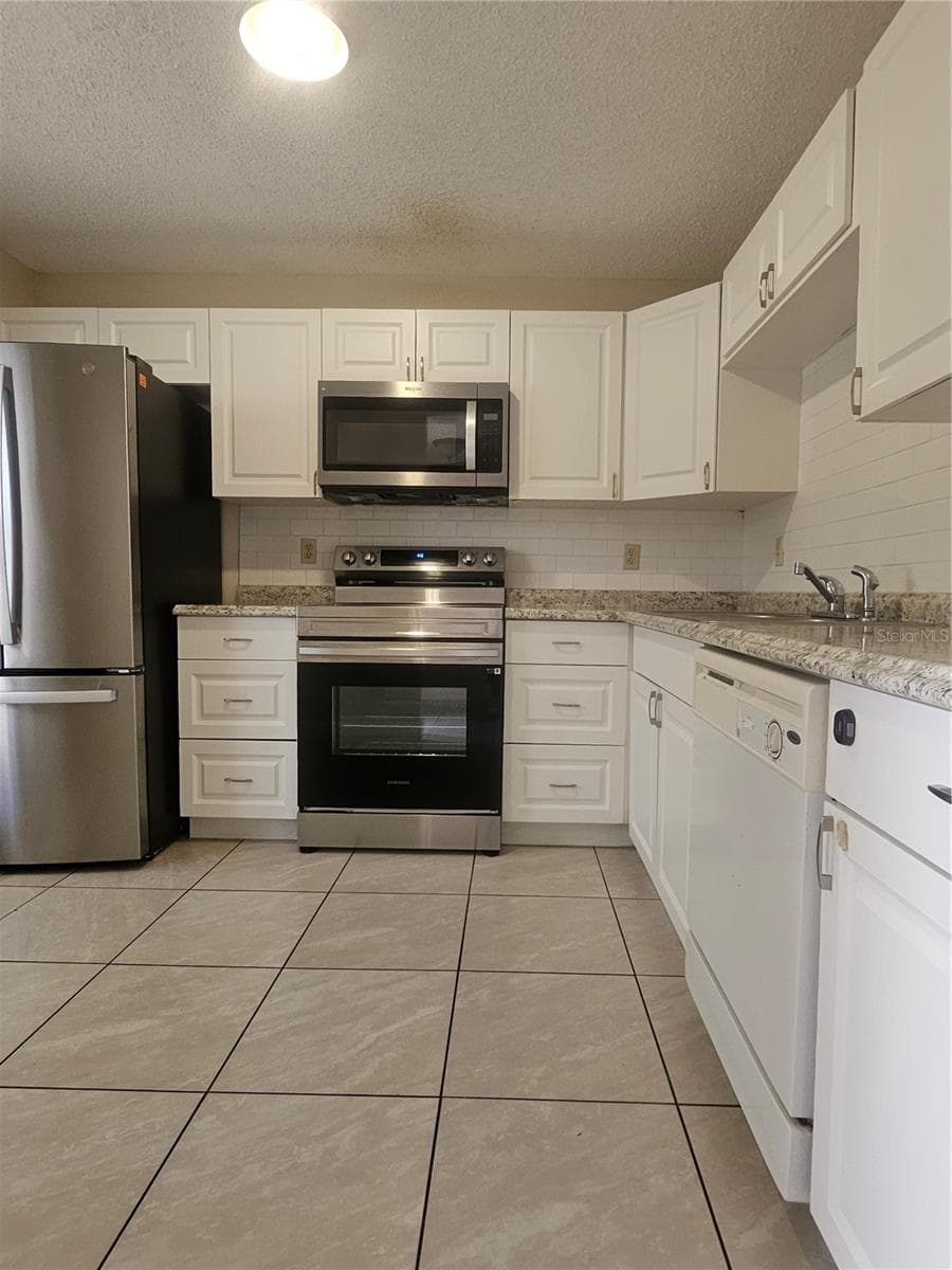 1612 SANDY POINT SQUARE — photo 6 of 26