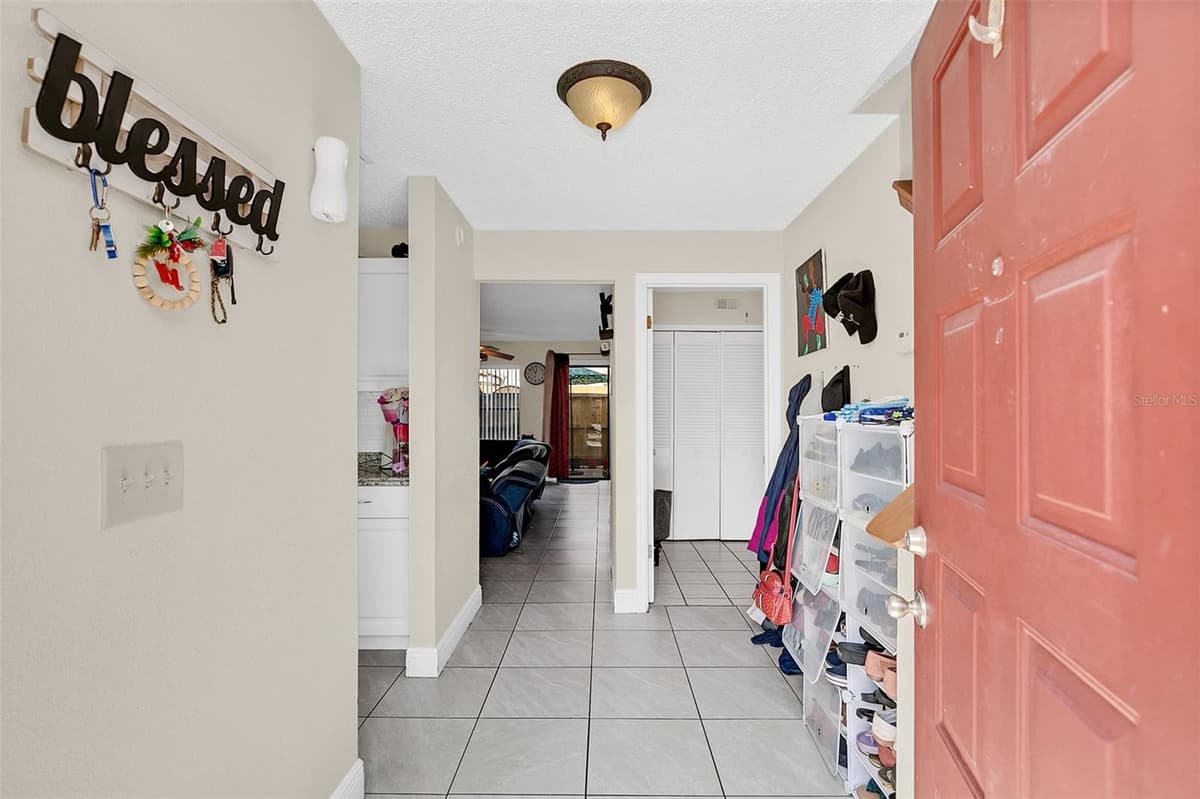 1612 SANDY POINT SQUARE — photo 3 of 26