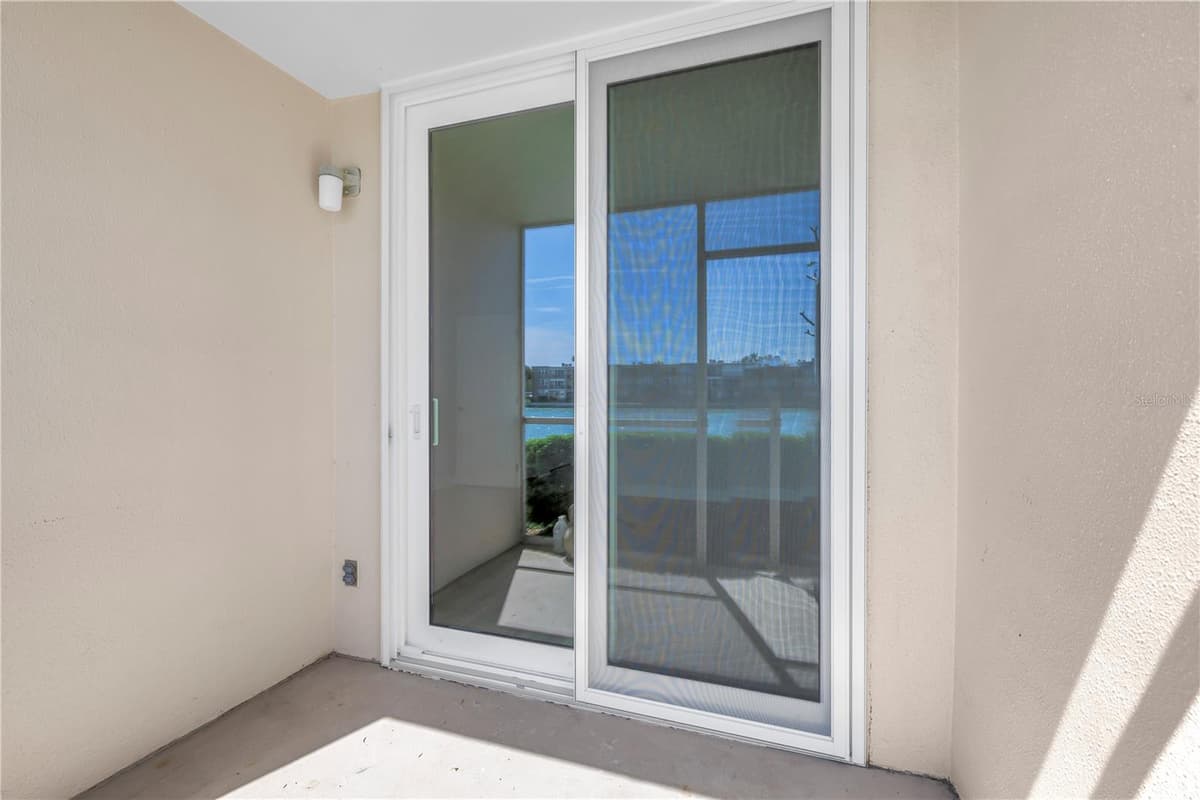 7625 SUN ISLAND DRIVE — photo 15 of 50