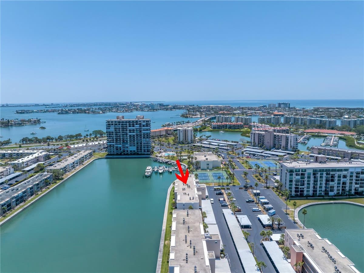 7625 SUN ISLAND DRIVE — photo 47 of 50