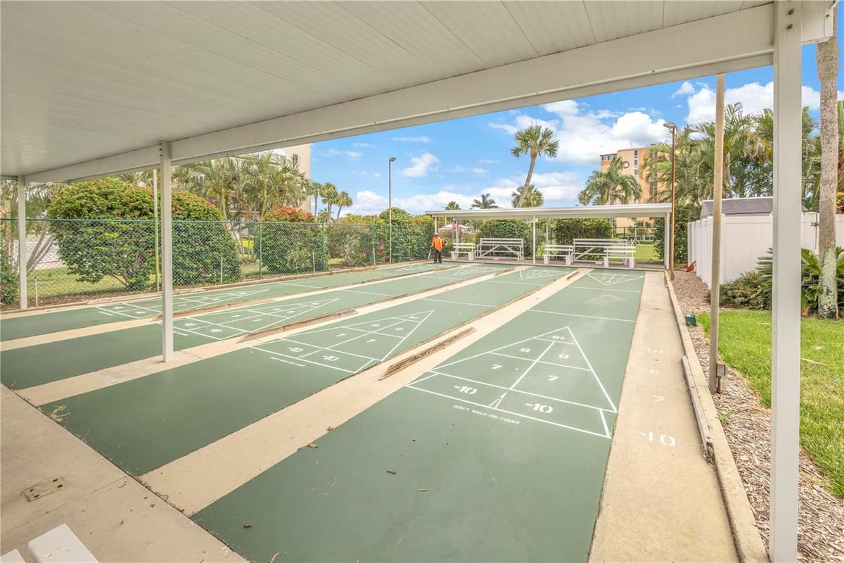 7625 SUN ISLAND DRIVE — photo 31 of 50