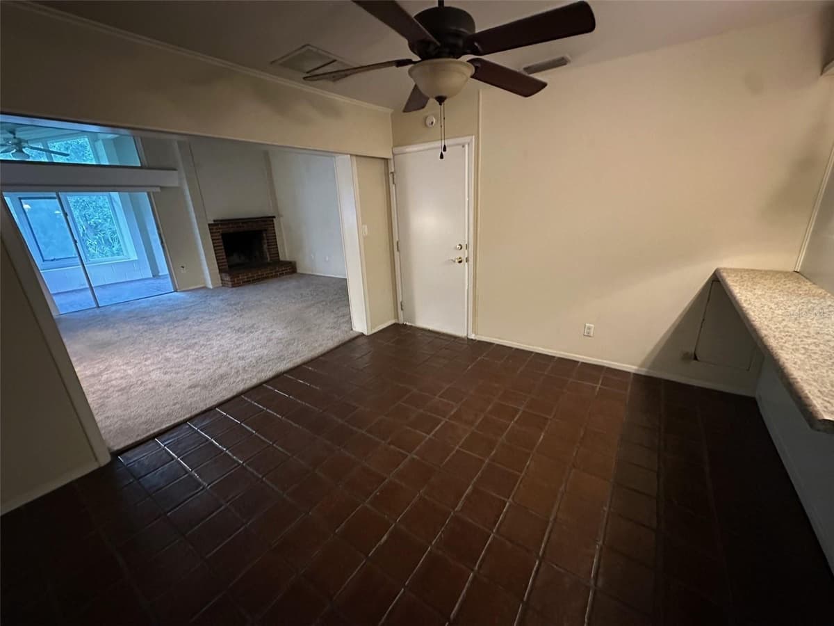 502 AIRPORT BOULEVARD — photo 11 of 21