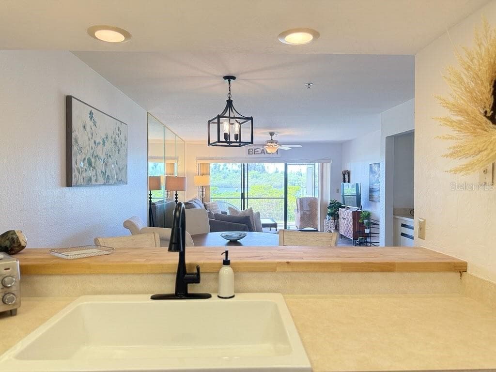 460 BOUCHELLE DRIVE — photo 5 of 44