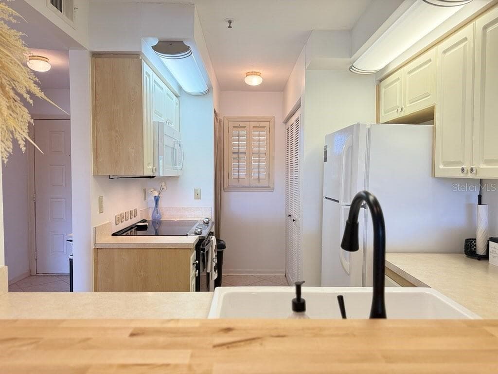 460 BOUCHELLE DRIVE — photo 16 of 44