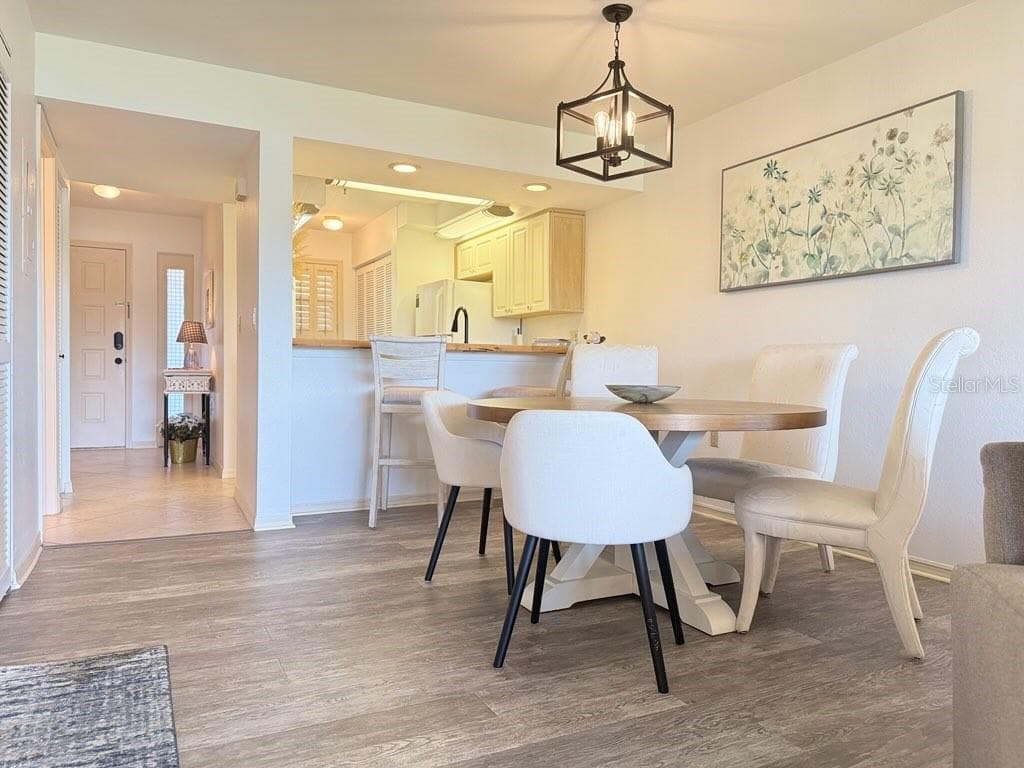 460 BOUCHELLE DRIVE — photo 9 of 44