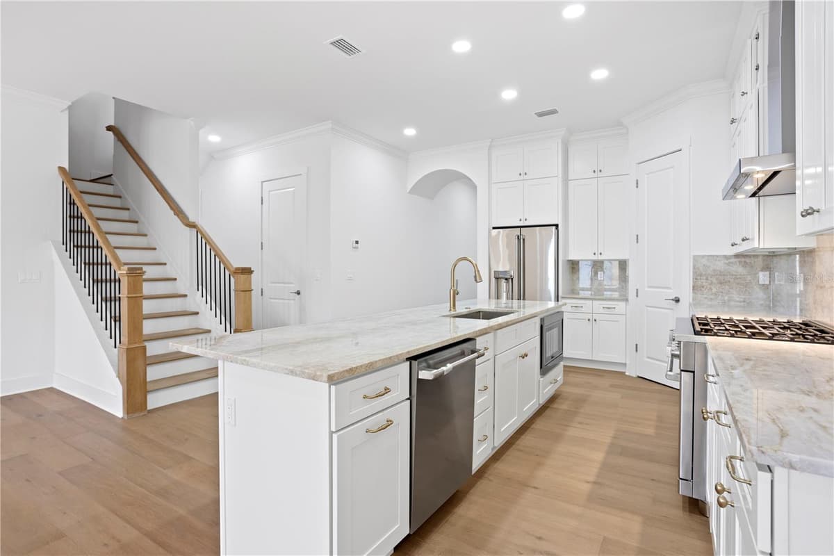 4316 RENELLIE DRIVE — photo 7 of 31