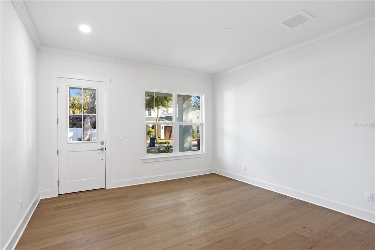 4316 RENELLIE DRIVE — photo 14 of 31