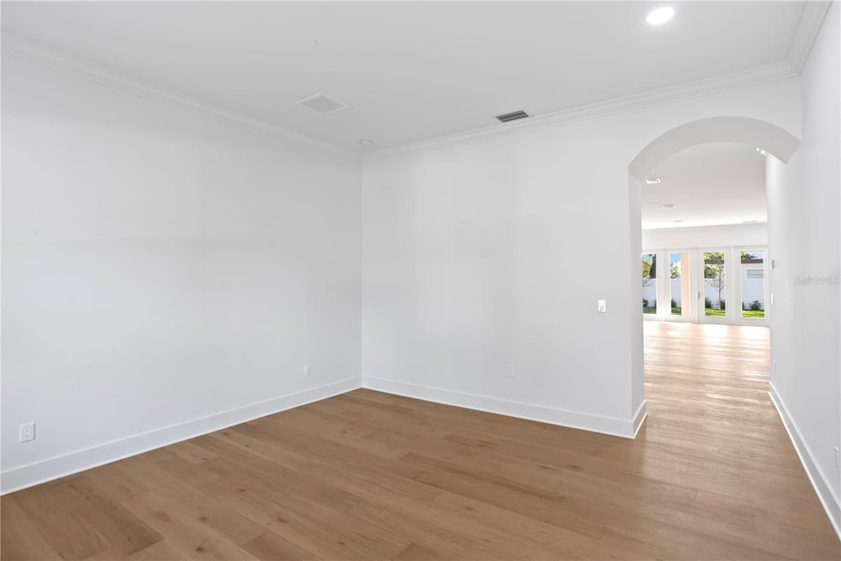 4316 RENELLIE DRIVE — photo 15 of 31