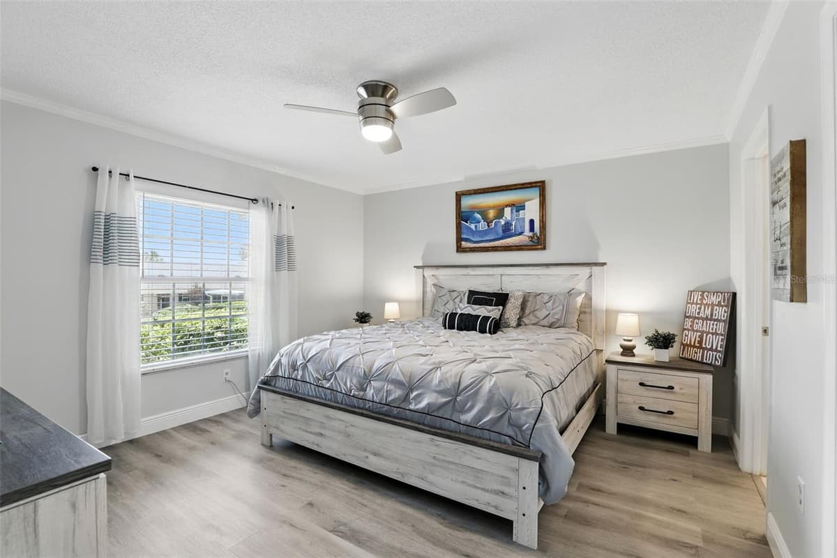 1136 VILLA LANE — photo 8 of 14