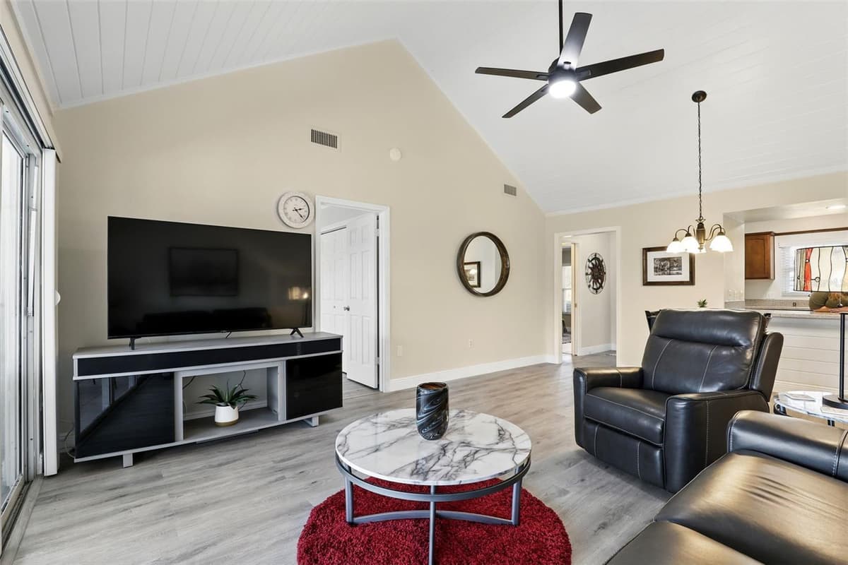 1136 VILLA LANE — photo 5 of 14