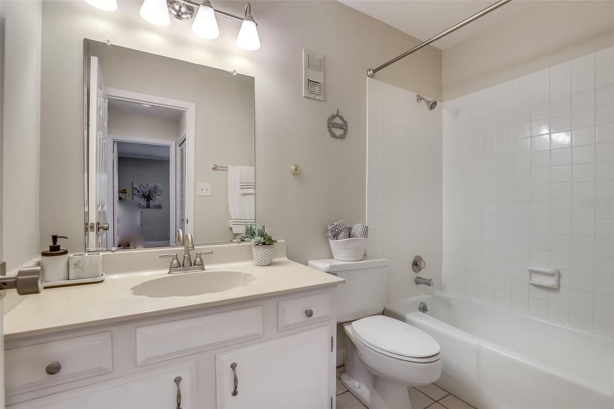 1136 VILLA LANE — photo 11 of 14