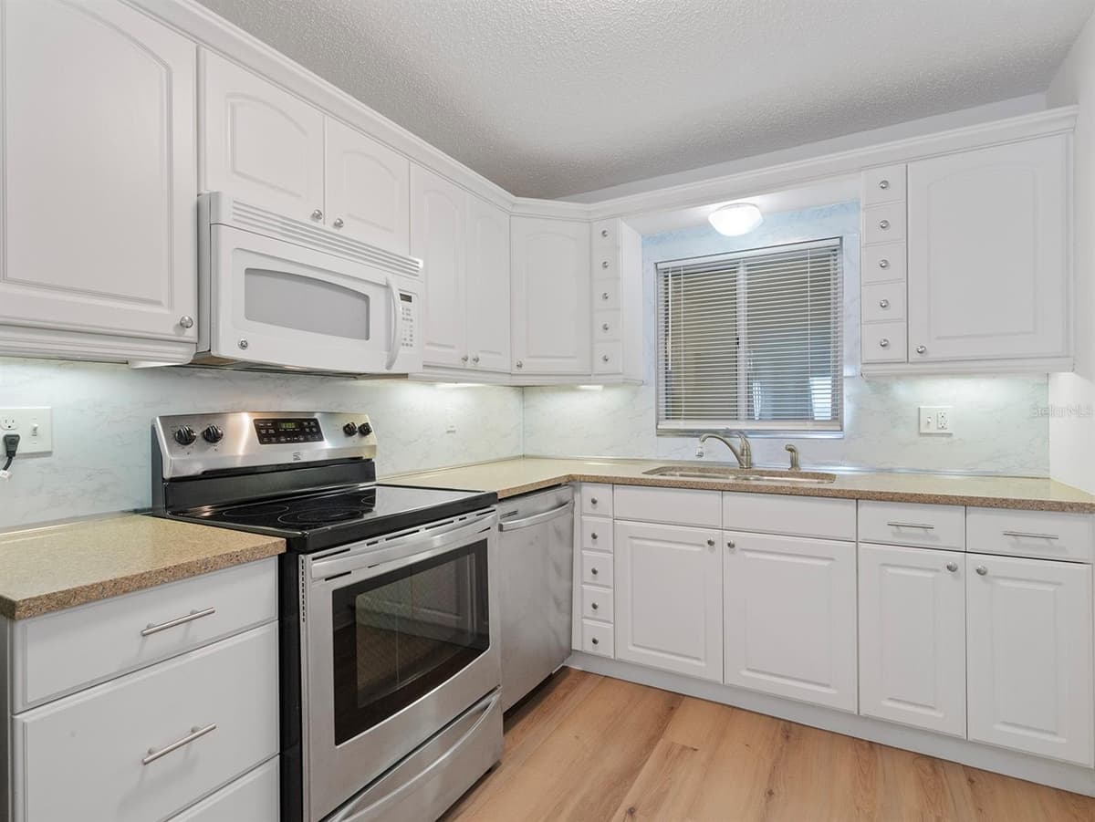3606 PENINSULA DRIVE — photo 12 of 74