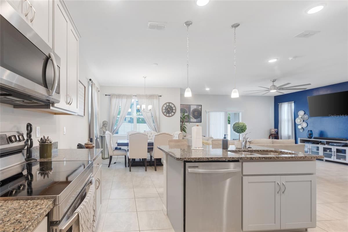 5068 LITTLE STREAM LANE — photo 14 of 41