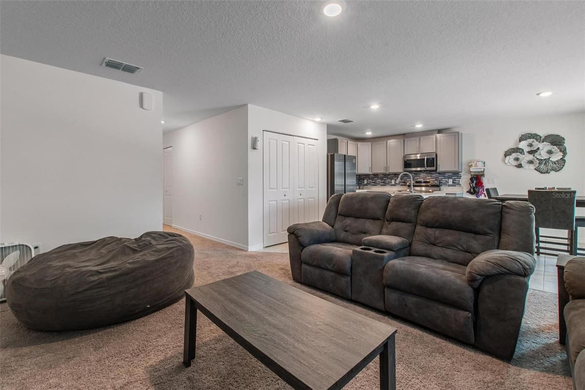 500 RIO GRANDE DRIVE — photo 4 of 28