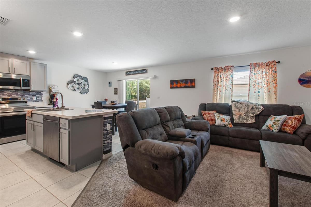 500 RIO GRANDE DRIVE — photo 2 of 28