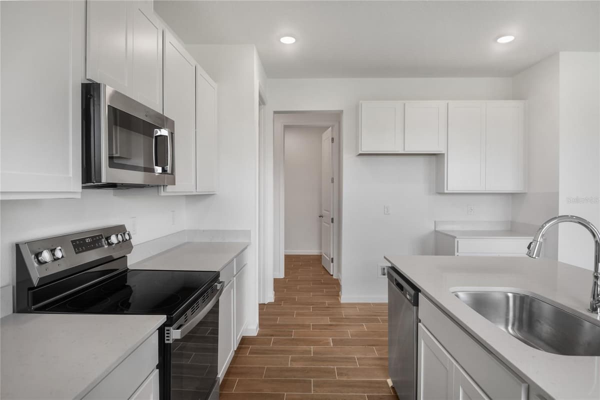 1007 WISTERIA WAY — photo 5 of 21