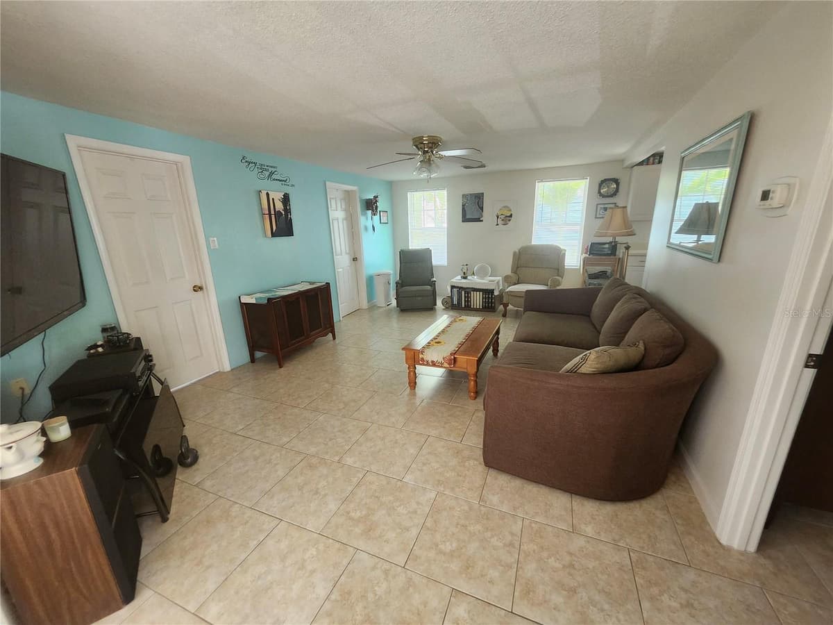 300 22ND STREET — photo 8 of 23