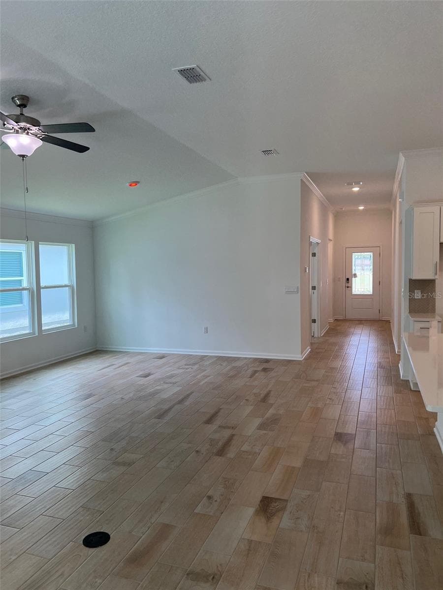 105 GREEN CIRCLE — photo 17 of 45