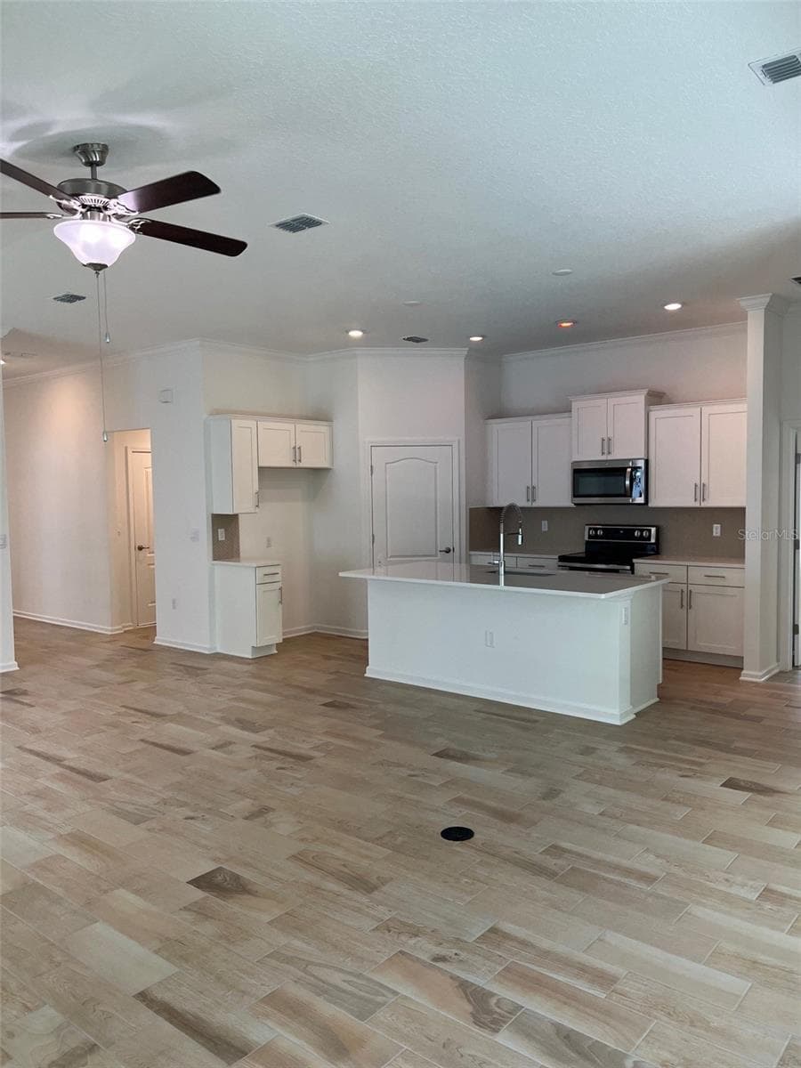 105 GREEN CIRCLE — photo 10 of 45