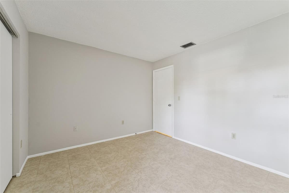 2640 WOODGATE LANE — photo 19 of 31