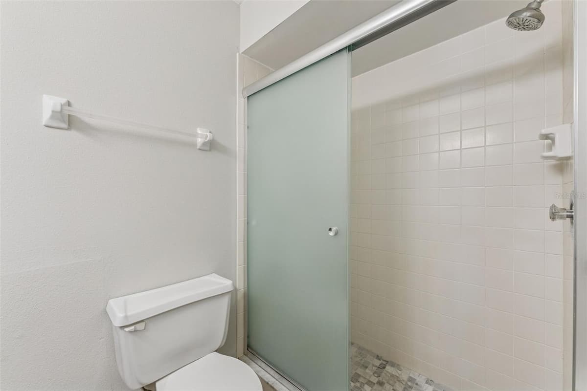 2640 WOODGATE LANE — photo 17 of 31