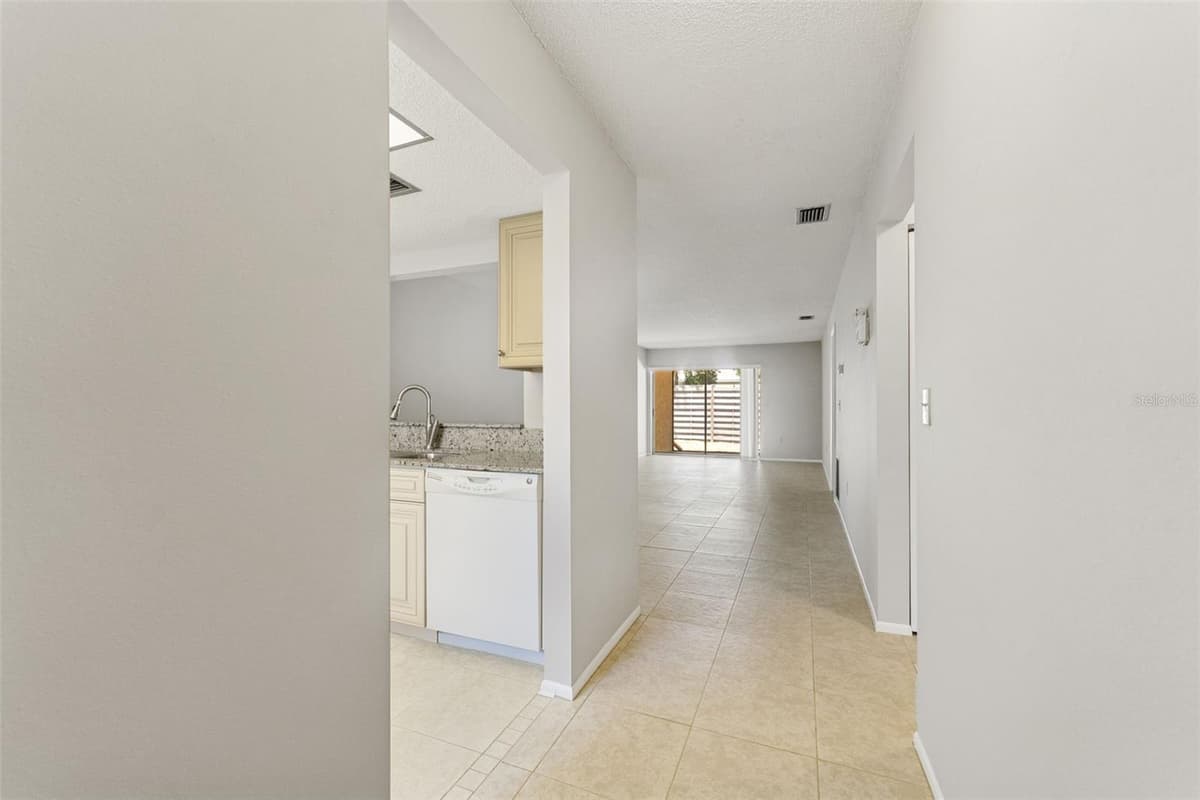 2640 WOODGATE LANE — photo 6 of 31