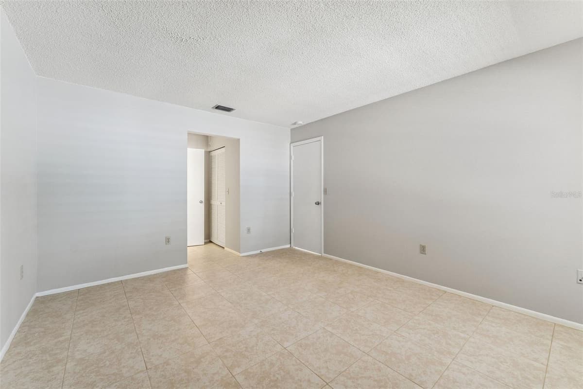 2640 WOODGATE LANE — photo 14 of 31