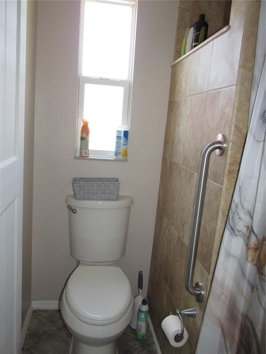 33 EDINBURGH DRIVE — photo 25 of 31